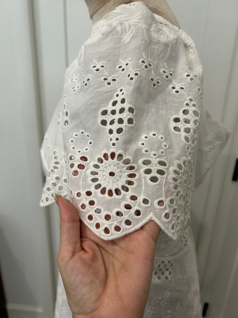NWT Gianni Bini White Eyelet Puff Sleeve Dress |Size 8 - Picture 3 of 12